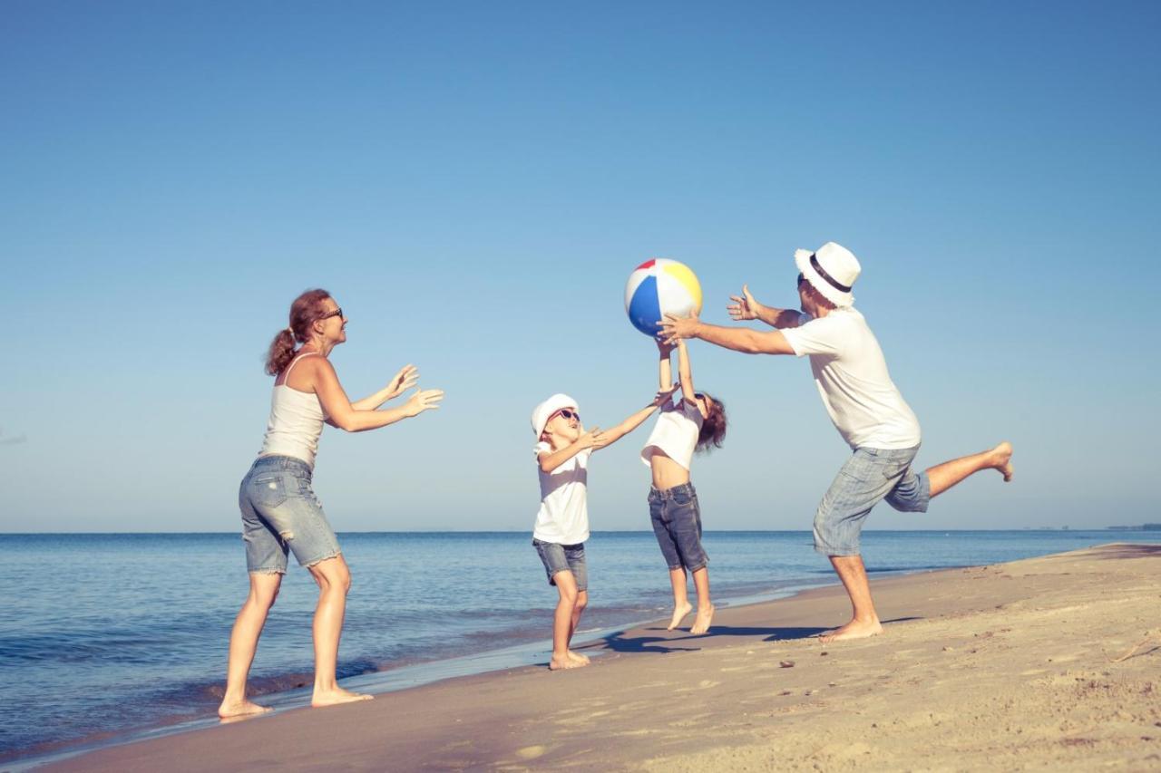 Blue Dolphin Holiday Park Gristhorpe Экстерьер фото