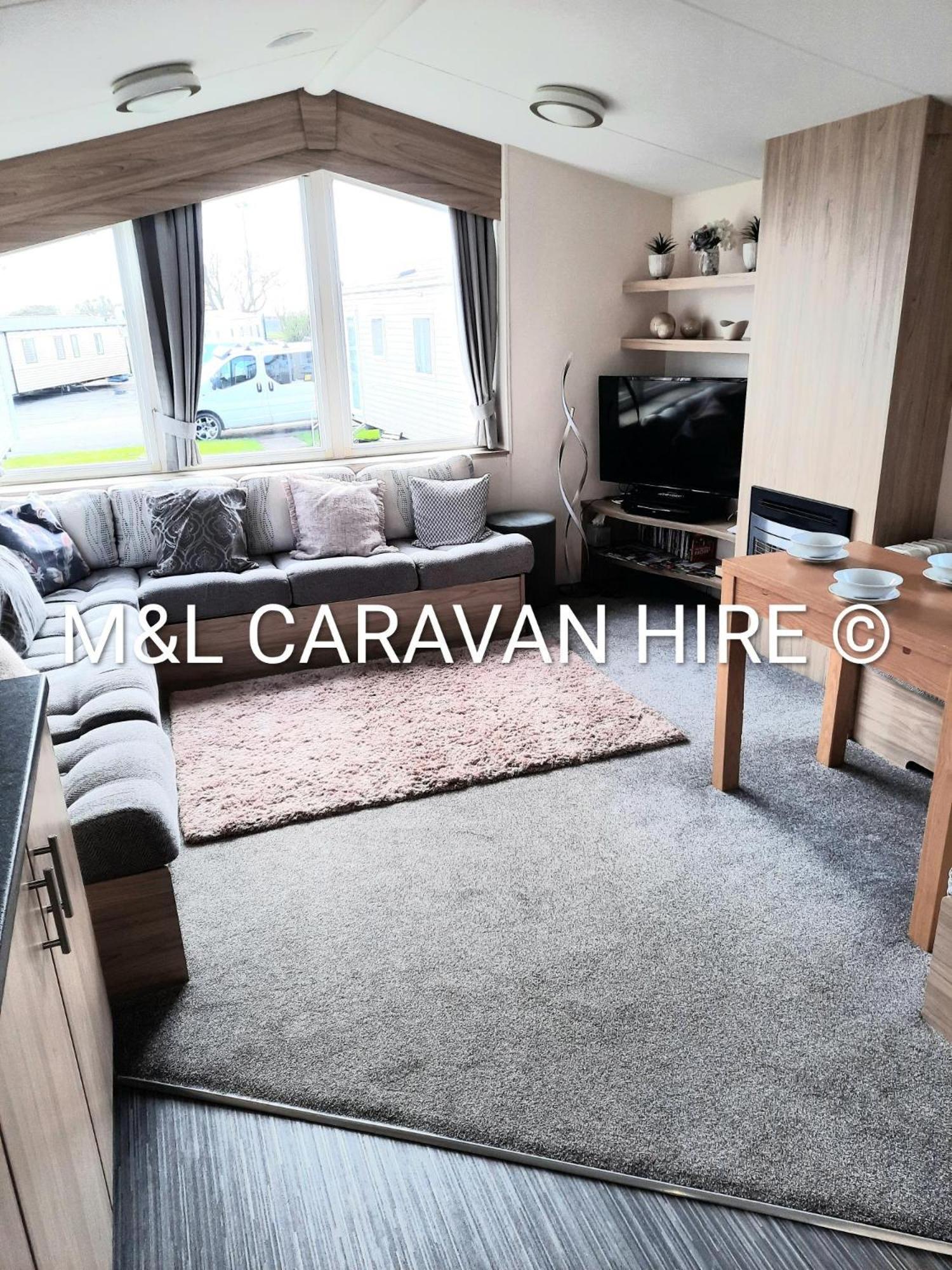 Blue Dolphin Holiday Park Gristhorpe Экстерьер фото
